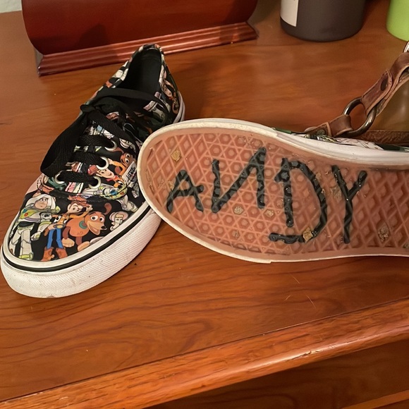Size 6.5 Women’s Toy Story Vans - Picture 2 of 6